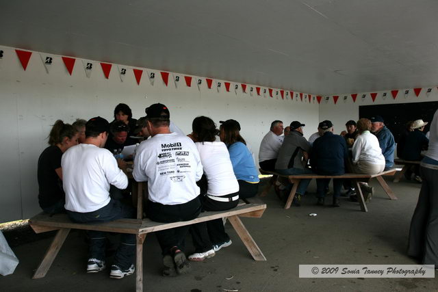 PostDriversMeeting-2009_05_23_4598_1a.JPG