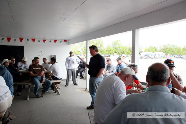 PostDriversMeeting-2009_05_23_4604_1a.JPG