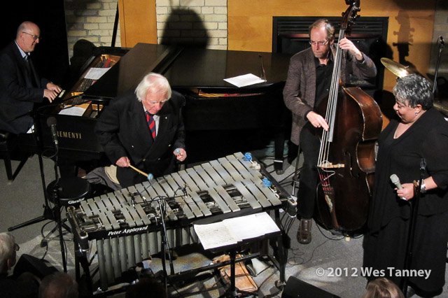 2012 12 17-PeterAppleyard 0191-web