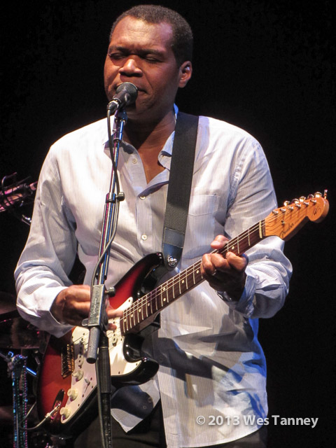 2013 10 22-RobertCray 4197-web