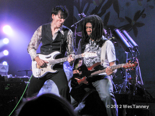 2012 09 20-SteveVai 3702-web