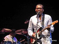 2013 10 22-RobertCray 4202-web